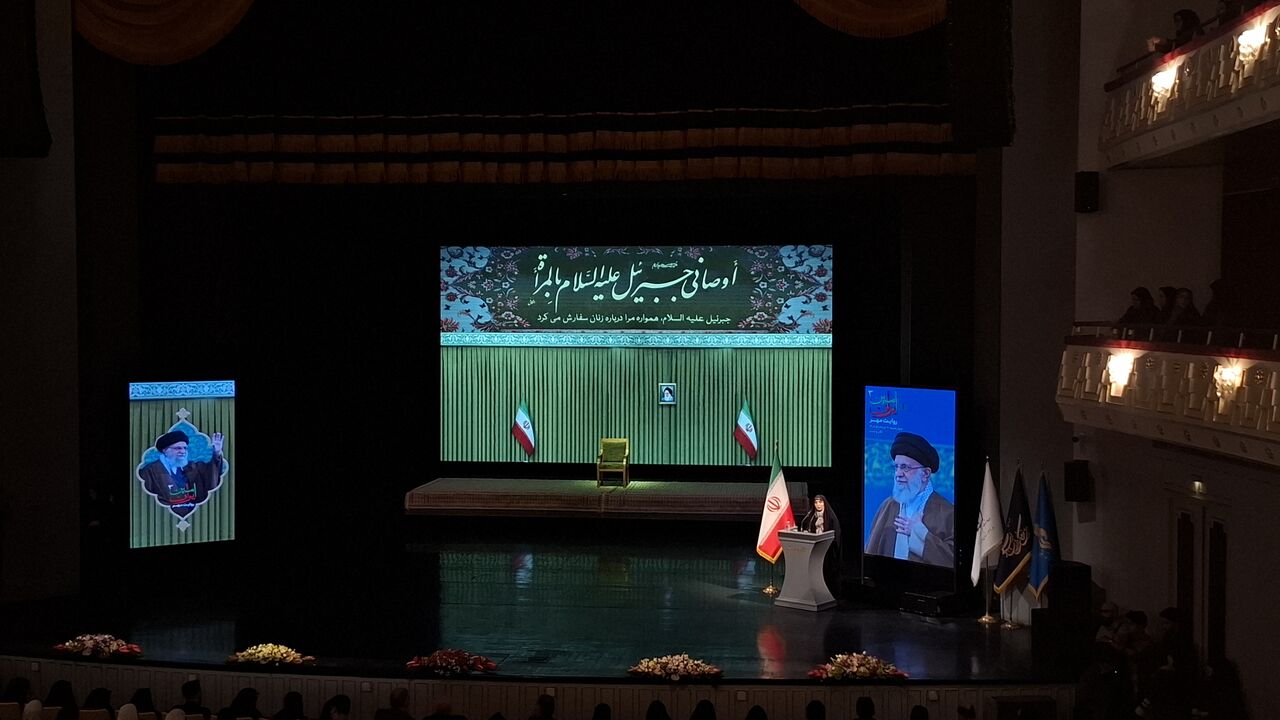بانوان یاد رهبر شهید انقلاب را گرامی داشتند​